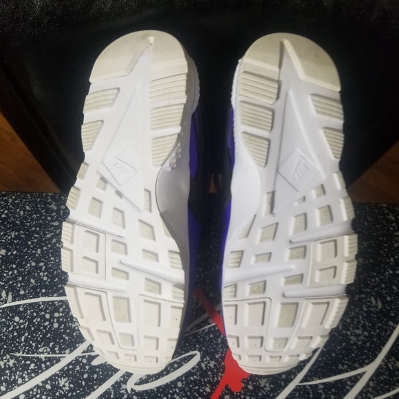 Nike, size 5y, purple - Picture 4 of 4